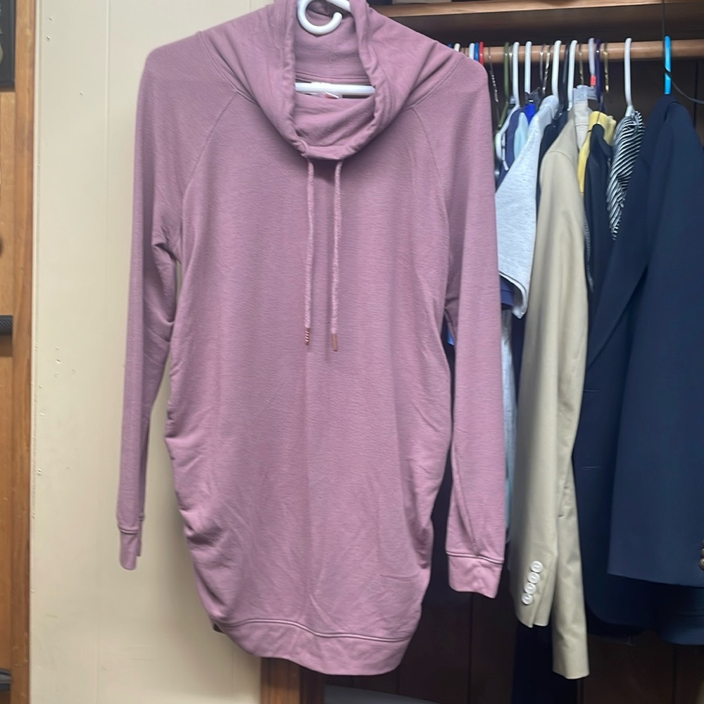 Isabel Maternity by Ingrid and Isabel Sweater Size Medium.